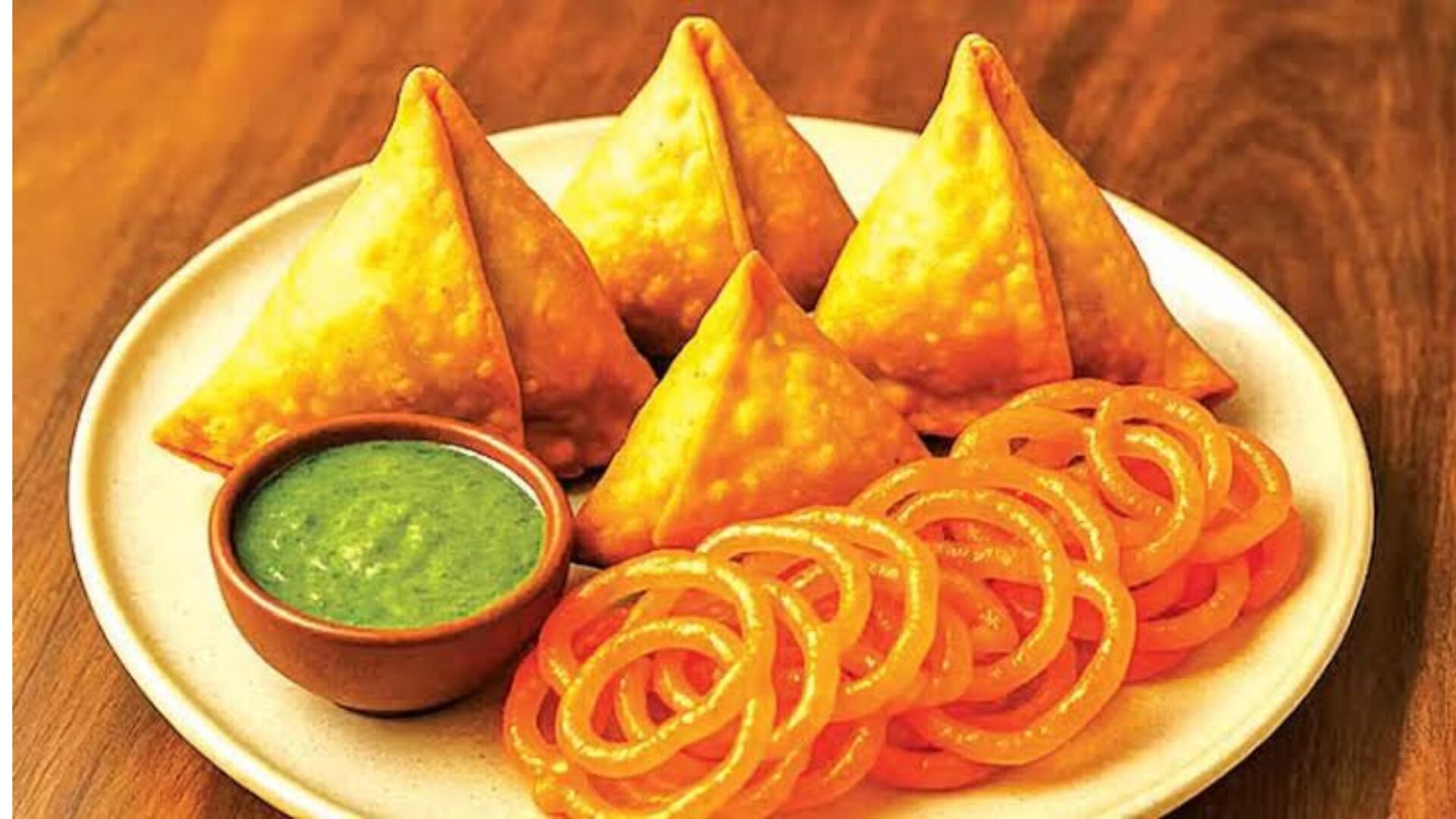 समोसे और जलेबी